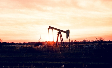 Další projekt TAČR. Odborníci z fakulty budou řešit dopady poklesu cen ropy na producentské státy.