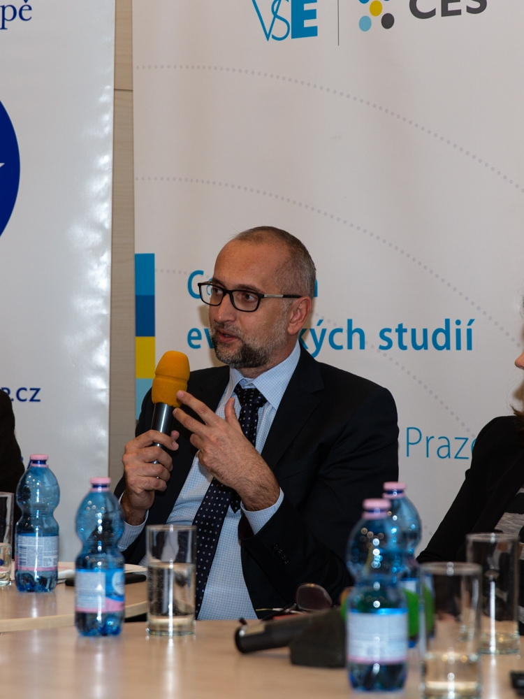 Ve spolupráci s Eurocentrem Praha proběhla na FMV veřejná diskuse „15 let v EU“.