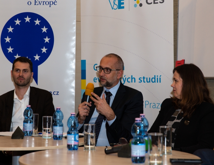 Ve spolupráci s Eurocentrem Praha proběhla na FMV veřejná diskuse „15 let v EU“.