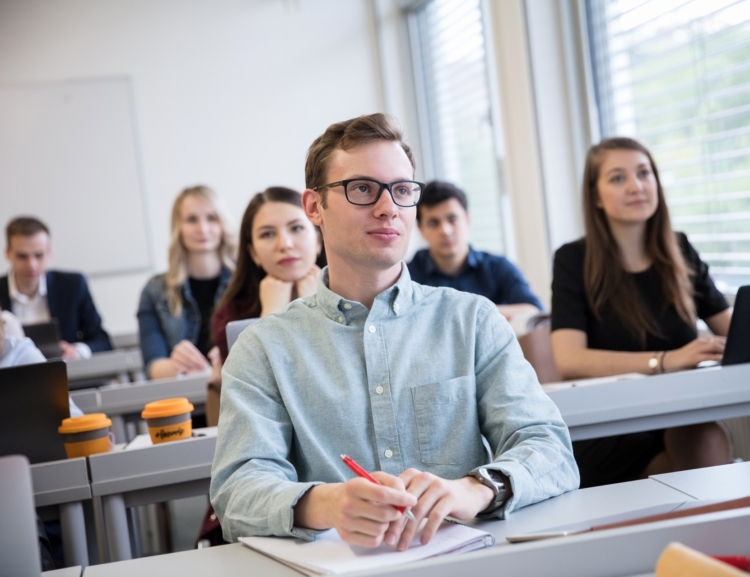 Studenti a akademici zvolili členy Akademického senátu FMV pro období 2020 – 2023