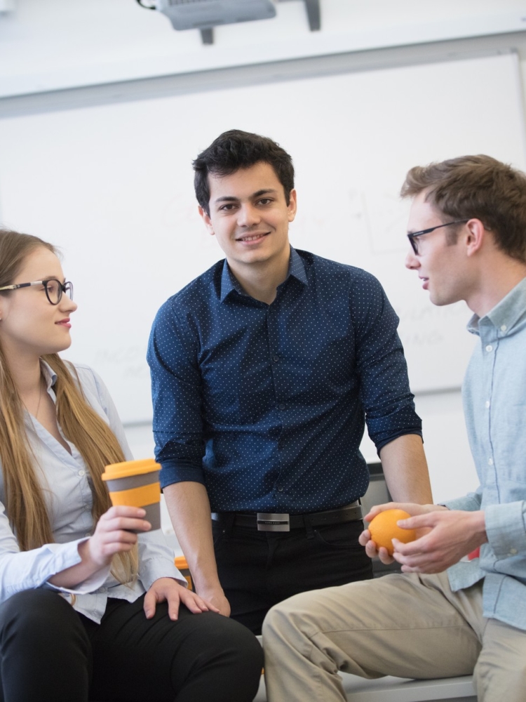 Studenti se opět propojí s absolventy. FMV zahájila druhý ročník Alumni mentoring programu.