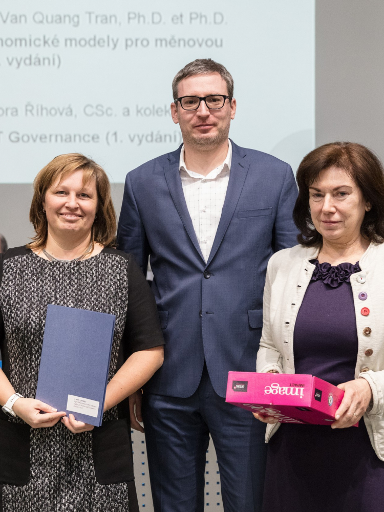 Pedagogové z FMV získali ceny nakladatelství Oeconomica pro autory nejúspěšnějších titulů
