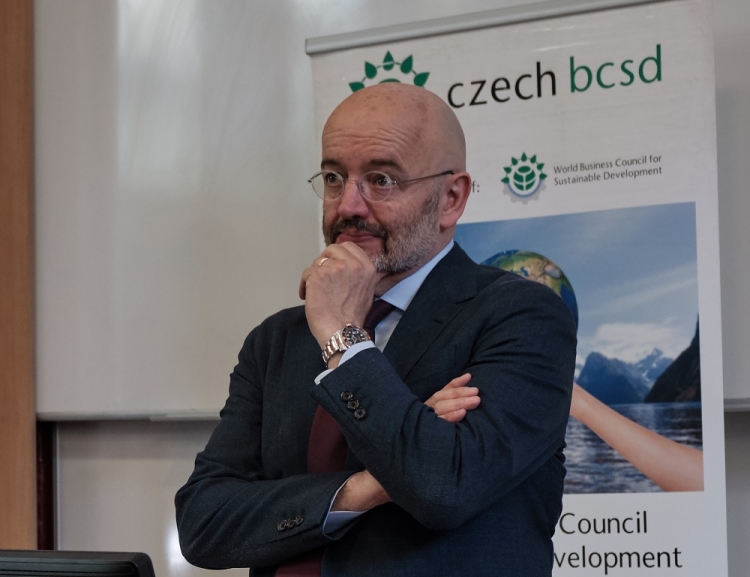 Na FMV přednášel Peter Bakker, prezident Světové podnikatelské rady pro udržitelný rozvoj