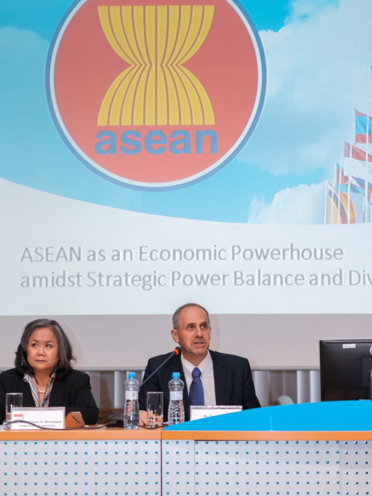 Na FMV přednášeli velvyslanci zemí ASEAN