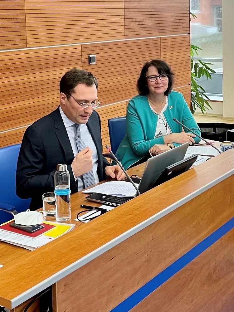 Francouzský velvyslanec přednášel v předmětu Světová ekonomika na FMV
