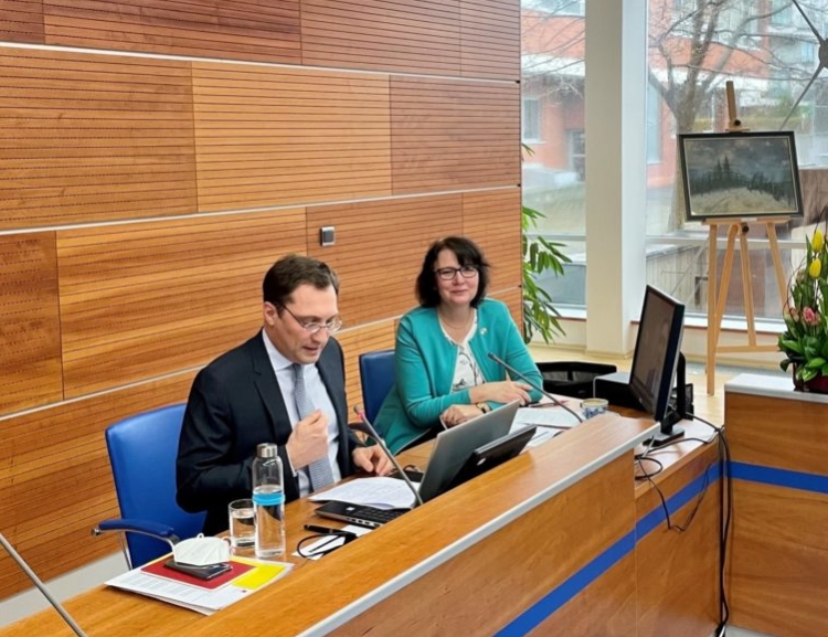 Francouzský velvyslanec přednášel v předmětu Světová ekonomika na FMV
