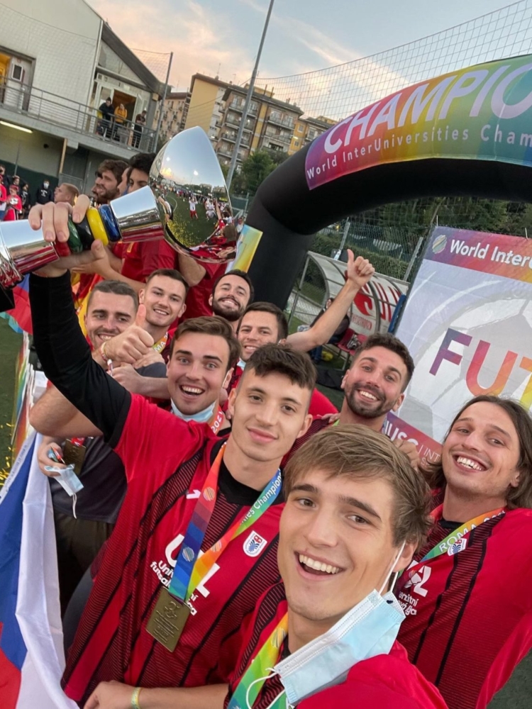 Studenti FMV reprezentovali VŠE ve futsale a přivezli si z mezinárodního turnaje v Říme 3. místo!