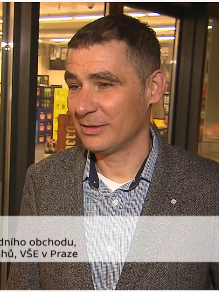 Vedoucí Katedry mezinárodního obchodu Petr Král v pořadu ČT Černé ovce